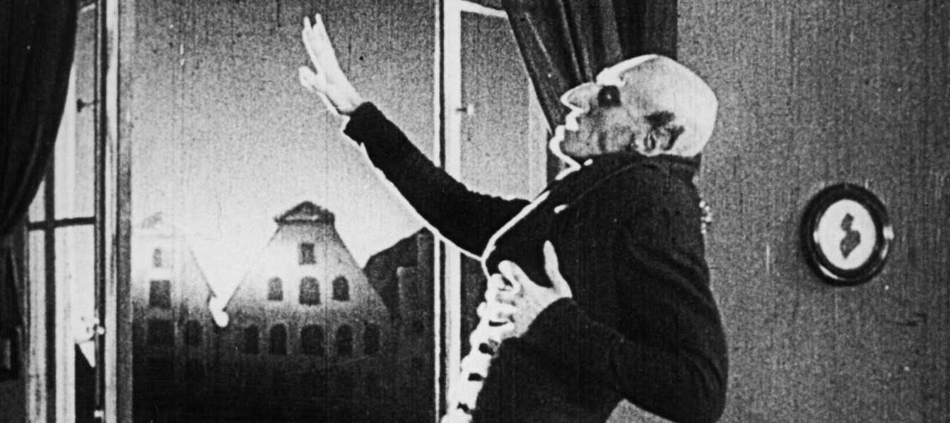 Cuando calienta el sol no estás a salvo de COVID-19 1 a