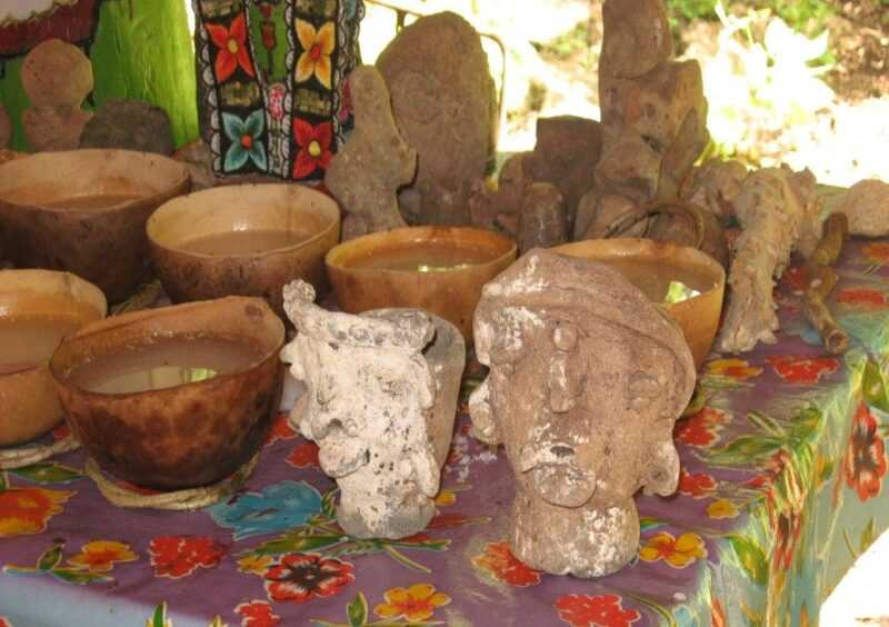 La foto del "aluxe" sacada de contexto por AMLO: entre broma y parodias 1 ALUXE DE UN JMEEN DE CHICHIMILA 1.YUCATAN. FOTO JORGE GOMEZ. INAH