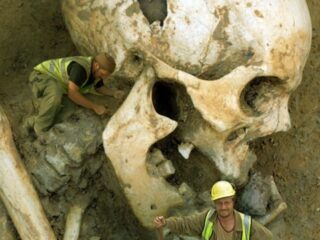 Falso el descubrimiento 10 esqueletos de "gigantes" en Ecuador 2 capture 20230308132536232