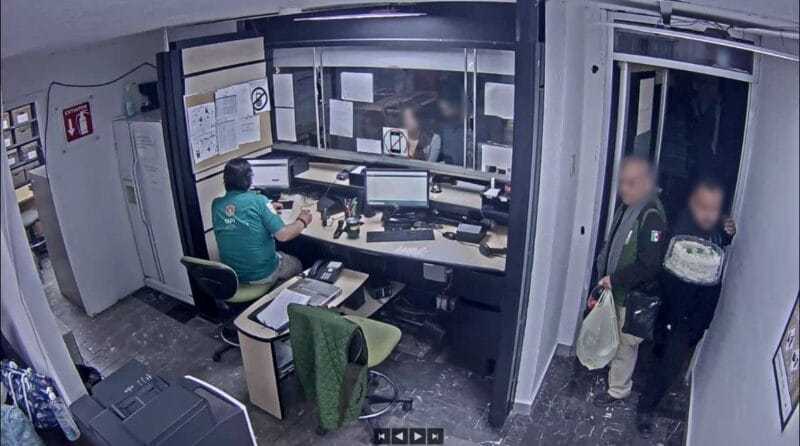 “A ellos no les vamos a abrir…” ¿Qué pasó la noche del incendio en la estancia migratoria en Ciudad Juárez? 1 Foto 1