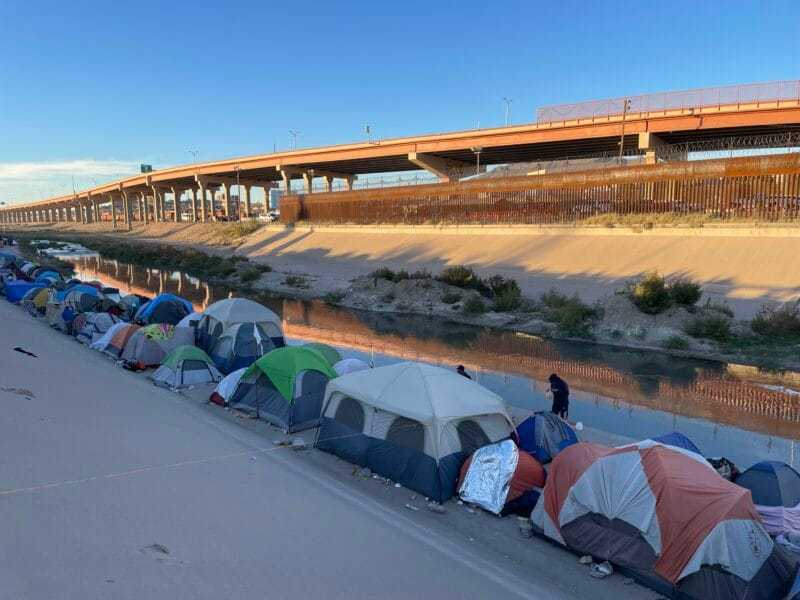 “A ellos no les vamos a abrir…” ¿Qué pasó la noche del incendio en la estancia migratoria en Ciudad Juárez? 12 Foto 12