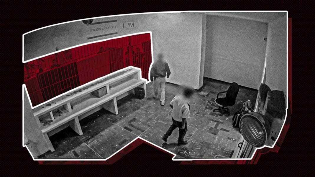 Hace casi un año, 40 hombres fueron abandonados a su suerte en una celda durante un incendio en un centro de detención de migrantes en Ciudad Juárez, una investigación revela que pasó esa noche