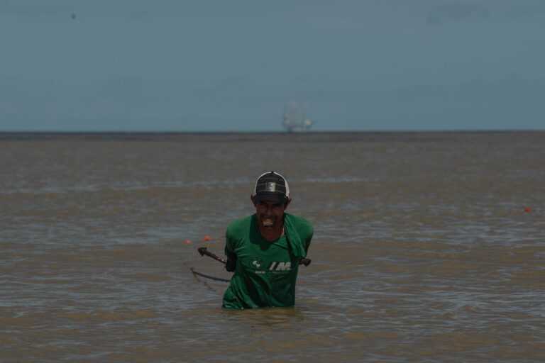 El derrame que denunció Elias Naal fue detectado vía satélite por científicos. Foto: Héctor Quintanar