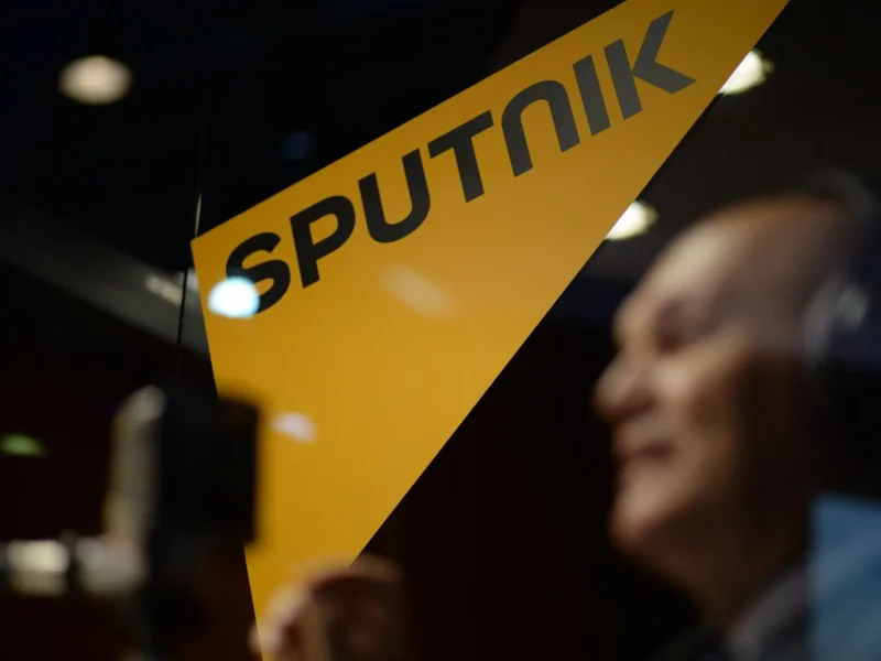 Pro-Trump en inglés y anti-Trump en español: medios de propaganda rusos juegan a “ambos bandos” durante protestas 1 sputnik propaganda rusa