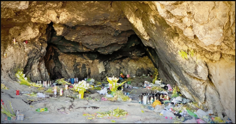 Más allá del altar: Las tradiciones de Día de Muertos que no verás en Instagram 1 Cueva del Diablo, cerca de Mitla