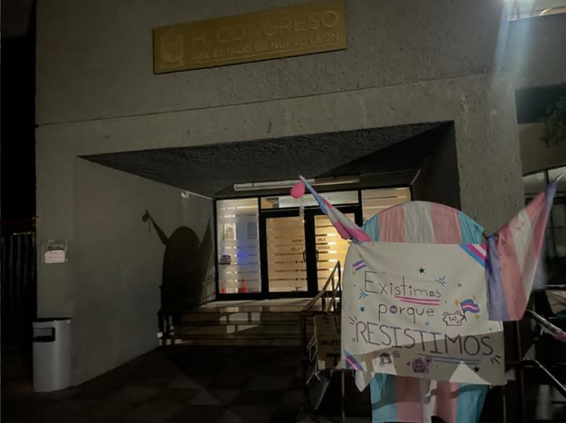 Plantón trans en Congreso del Estado